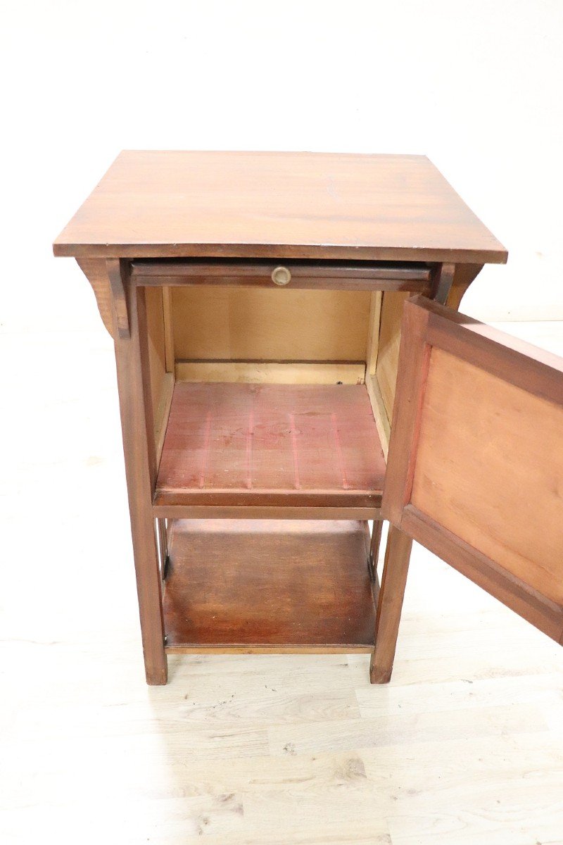 Early 20th Century Art Nouveau Inlaid Walnut Side Table-photo-4