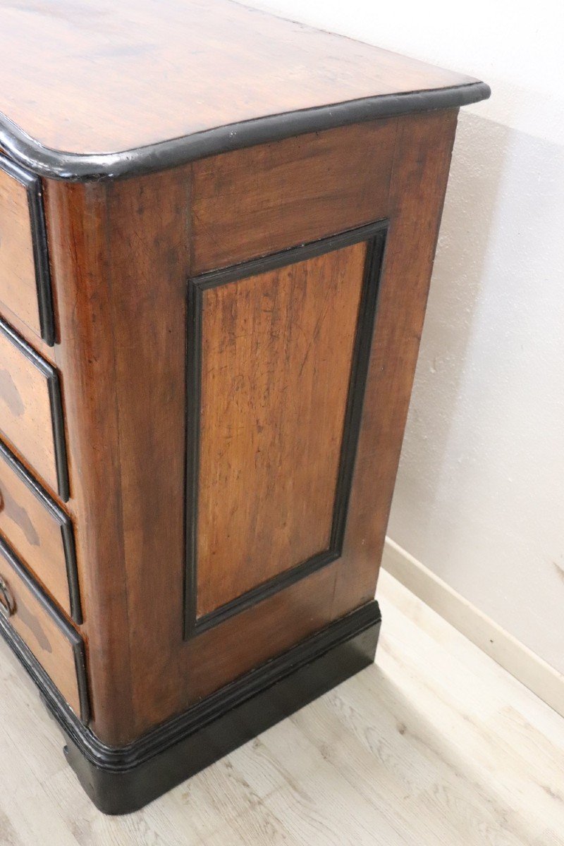 Antique Chest Of Drawers With Walnut Inlay, 17th Century-photo-1