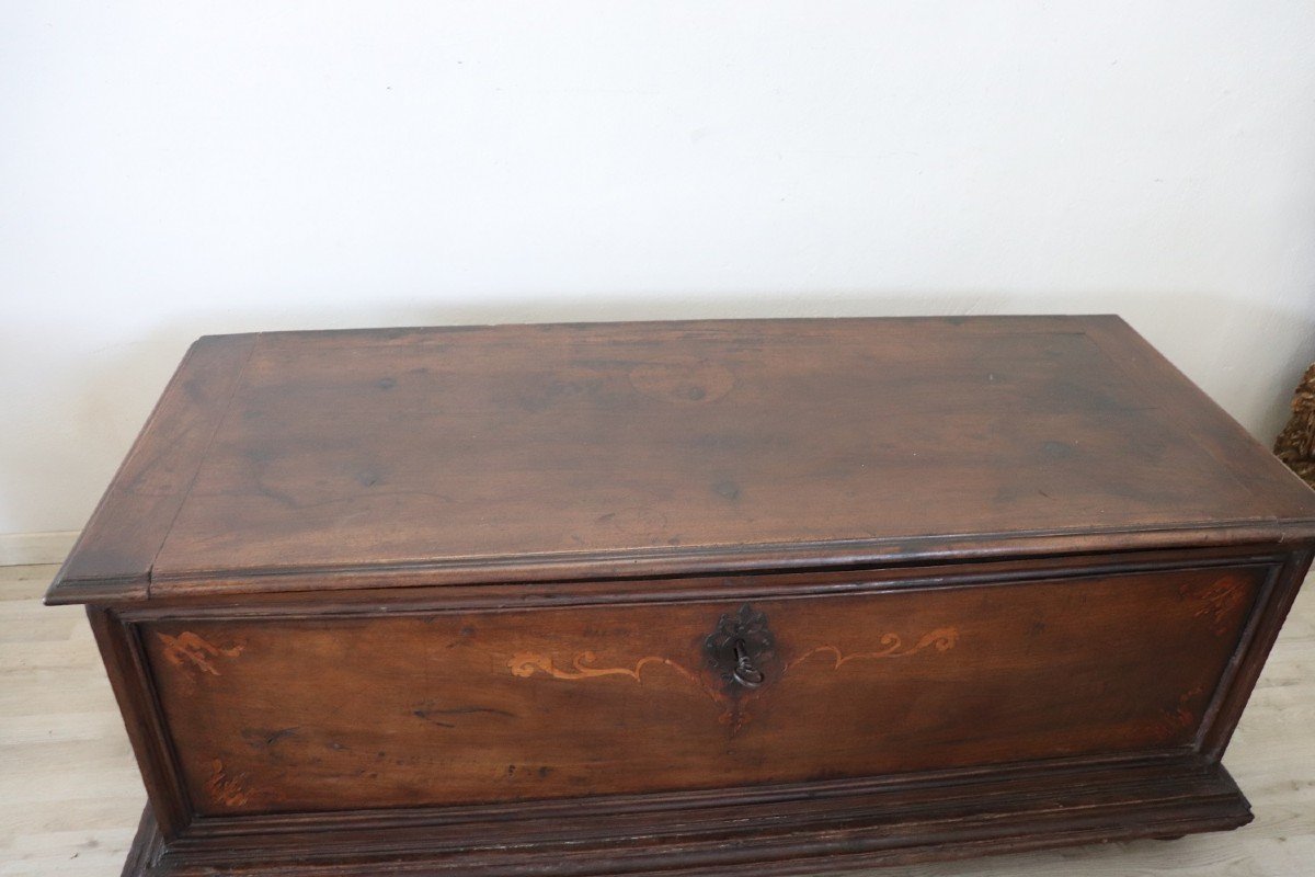 17th Century Blanket Chest In Walnut Wood-photo-4