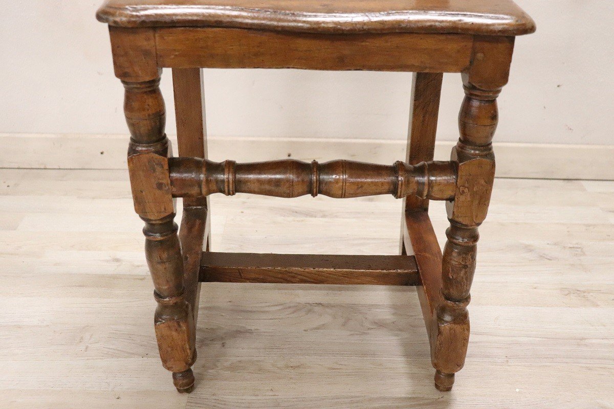 Chair In Walnut, 17th Century-photo-3