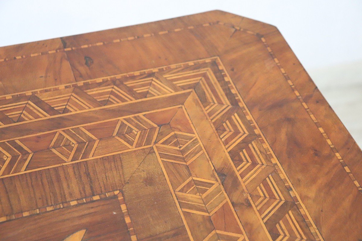 Mid 19th Century Inlay Walnut Tripod Table-photo-5