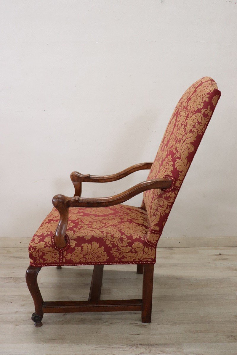 18th Century Armchair In Carved Walnut-photo-3