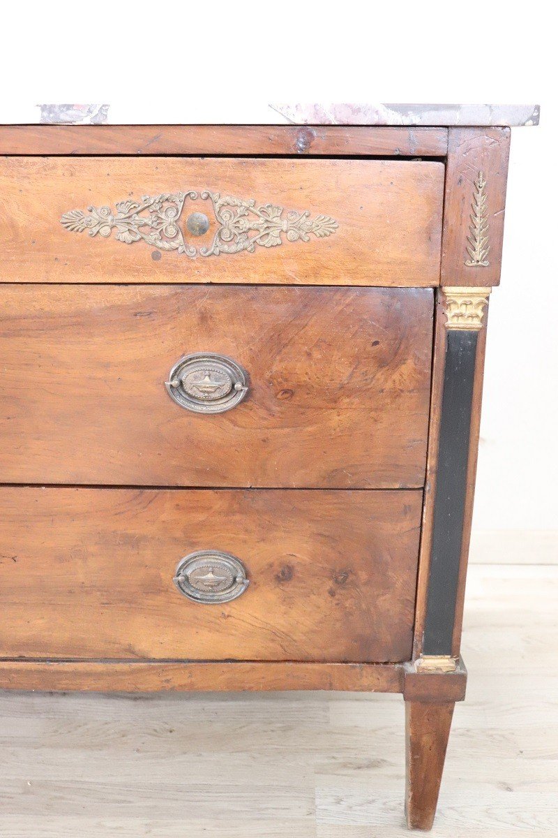 Early 19th Century Chest Of Drawers In Walnut And Marble Top-photo-2