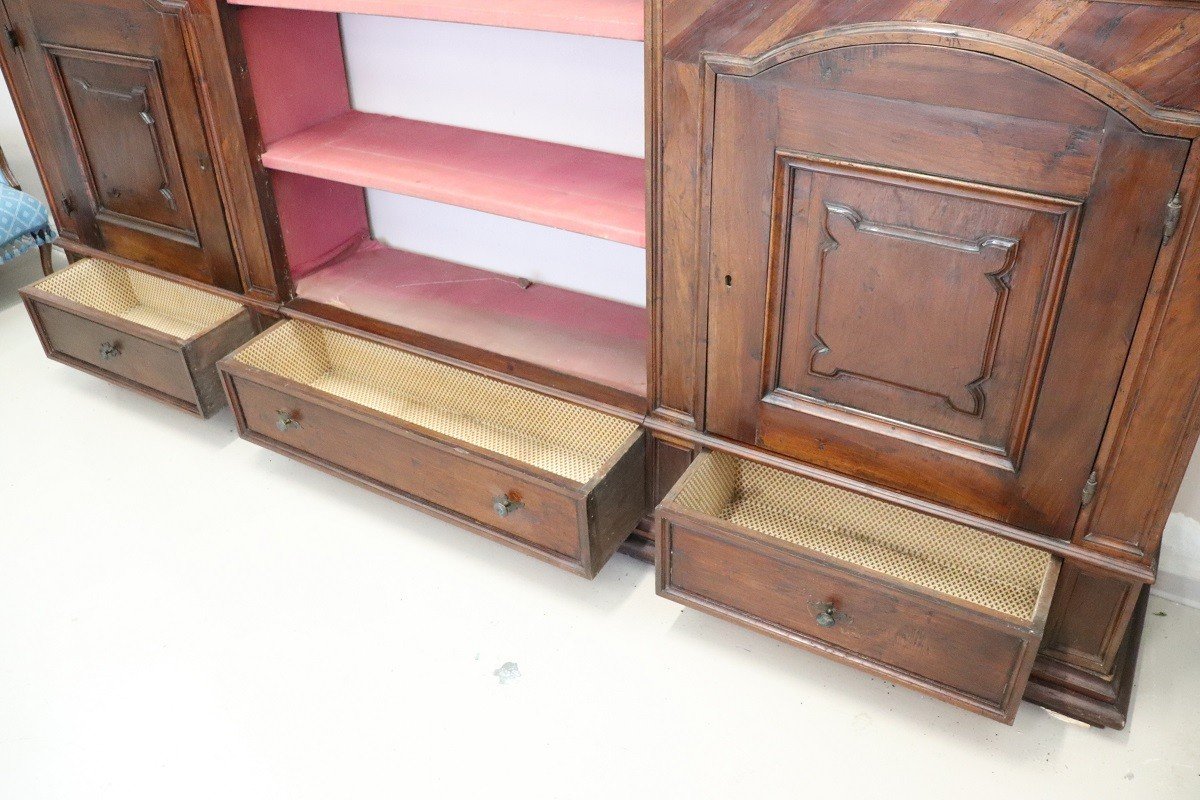 Late 17th Century Walnut Bookcase-photo-7