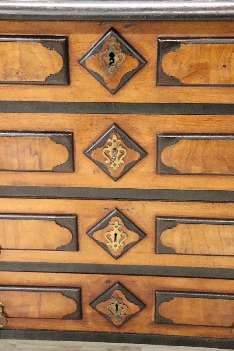 Antique Chest Of Drawers In Inlaid Walnut, 17th Century-photo-1