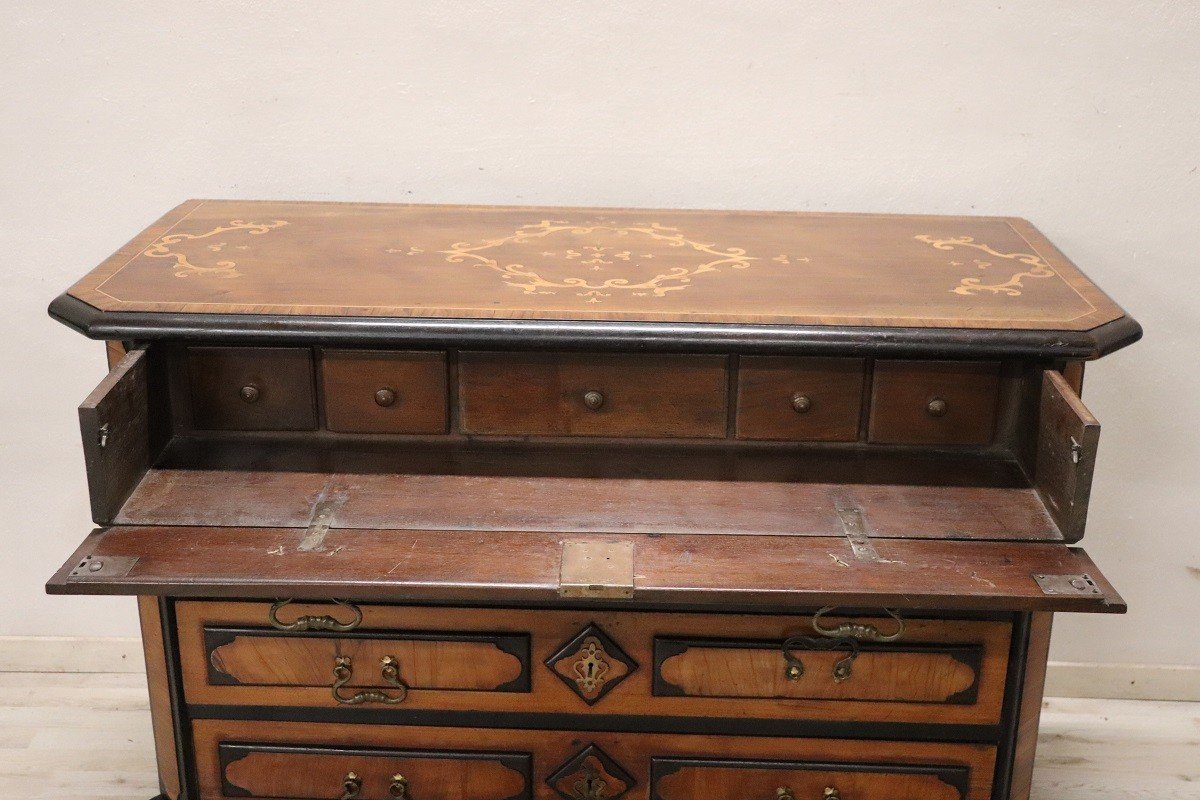 Antique Chest Of Drawers In Inlaid Walnut, 17th Century-photo-3