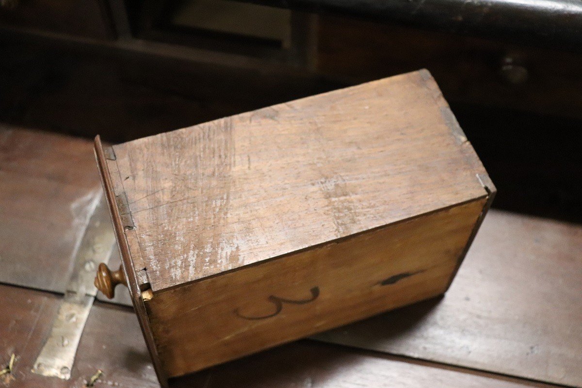 Antique Chest Of Drawers In Inlaid Walnut, 17th Century-photo-4