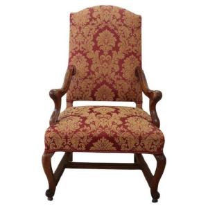18th Century Armchair In Carved Walnut