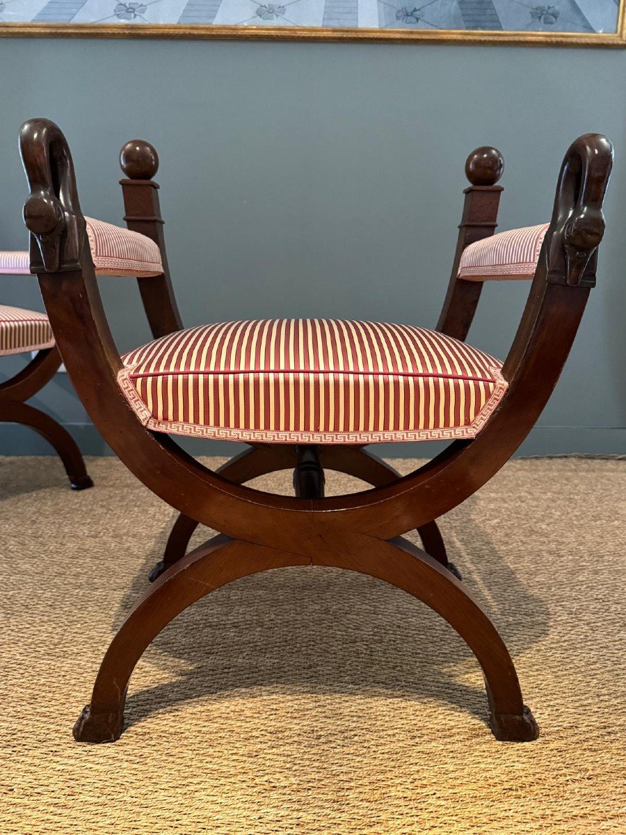 Pair Of Large Curule Stools From The Empire-consulate Period. -photo-3