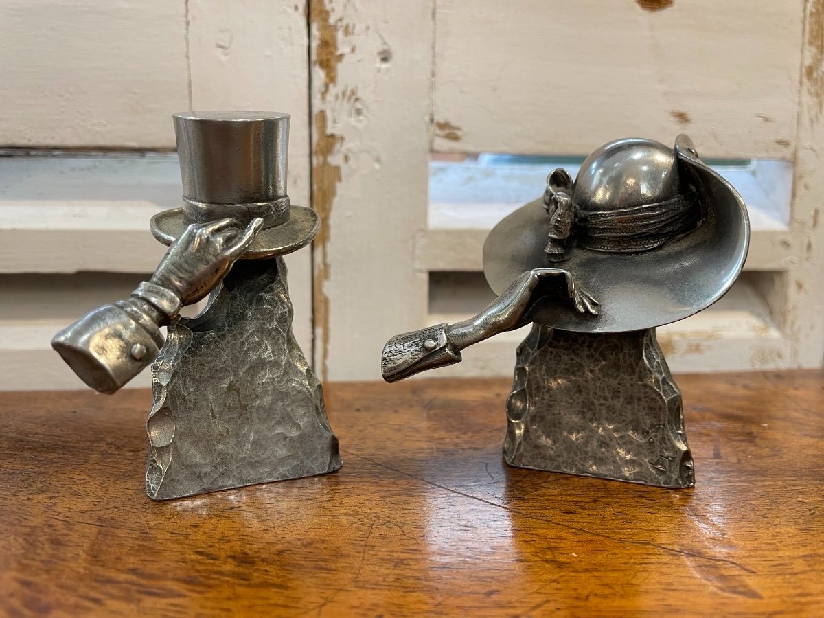 Pair Of Metal Statues Showcase Object On Fashion Hat Period 20th Century Advertising Curiosity-photo-1