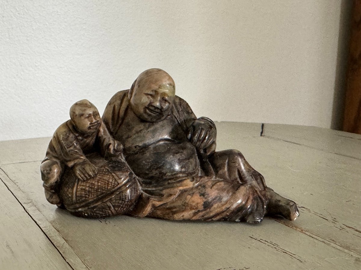 Old Buddha In Bacon/hard Stone Late 19th Eme China Chinoiserie Sculpture Showcase 