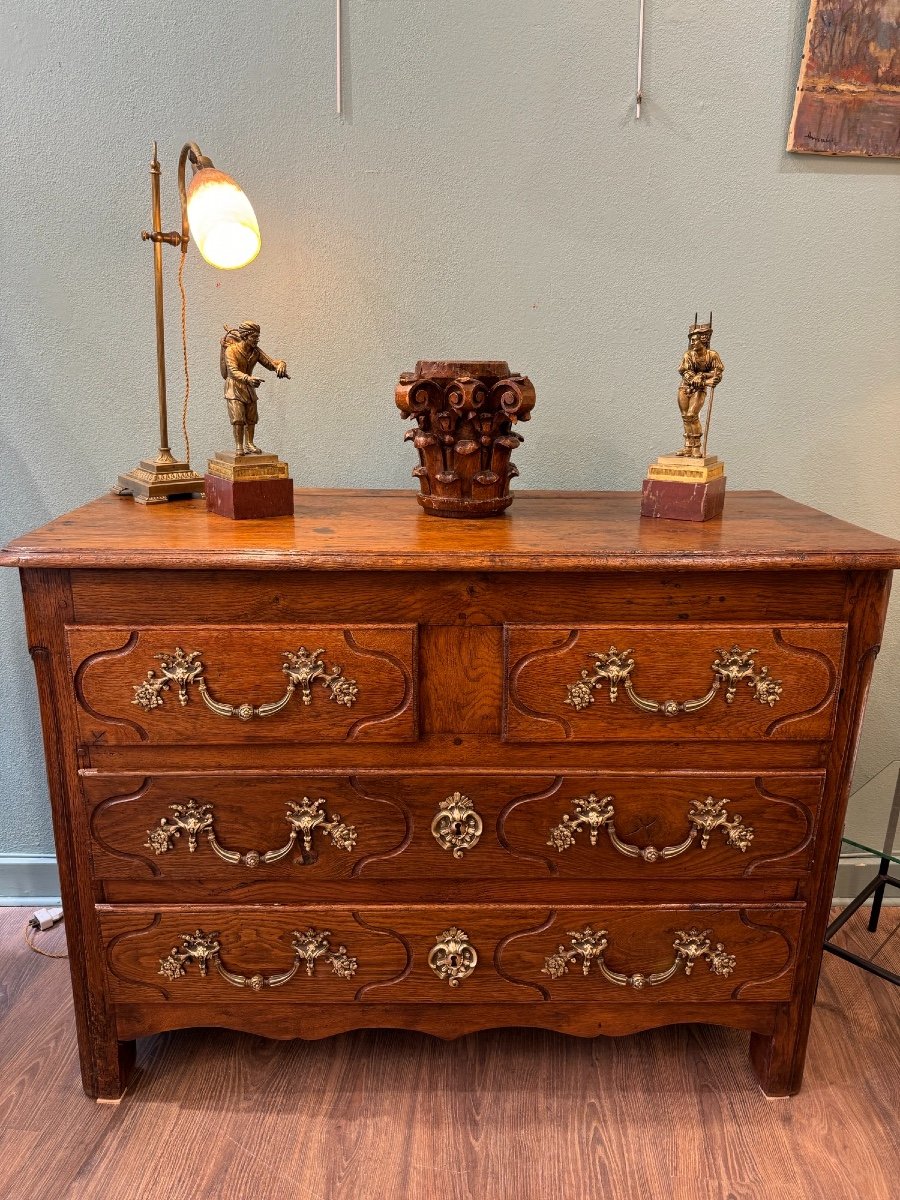 Antique Louis XIV Parisian Chest Of Drawers In Oak From The 18th Century Bronze Handle 4 Drawers-photo-2