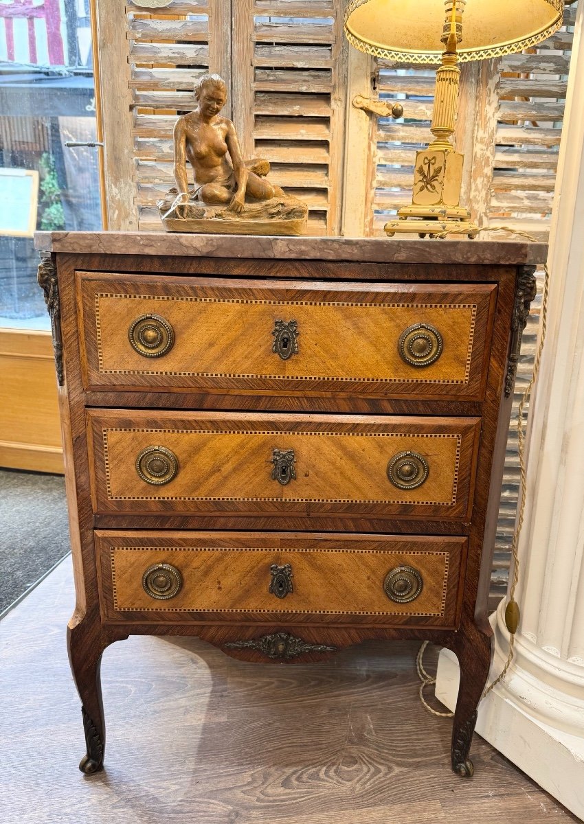 Very Small Louis XV Style Transition Period Mid-20th Century Marquetry Chest Of Drawers