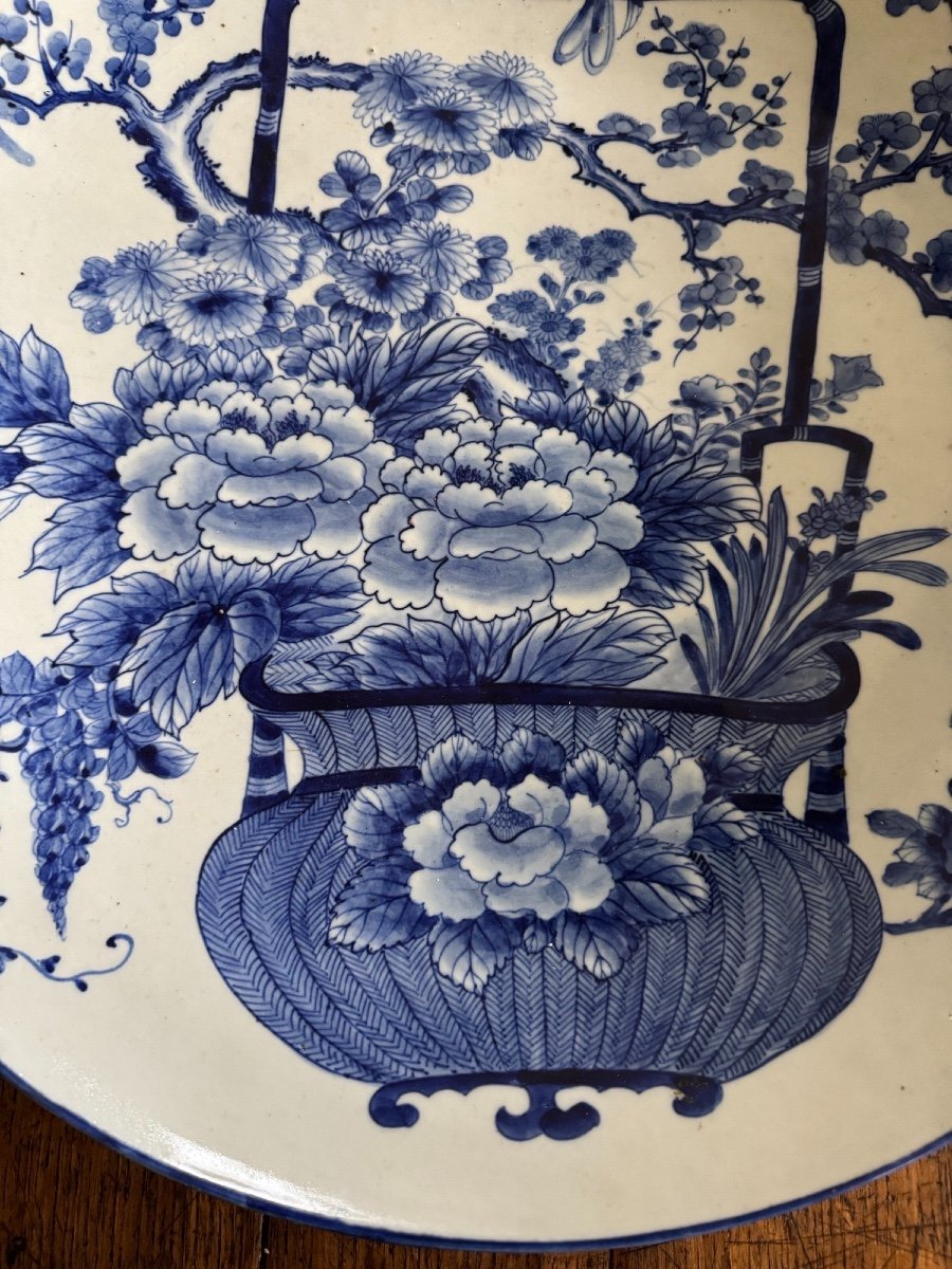 Tres Grand Plat En Porcelaine Japon XIX Eme Blanc Bleu Imari 57 Cm-photo-2