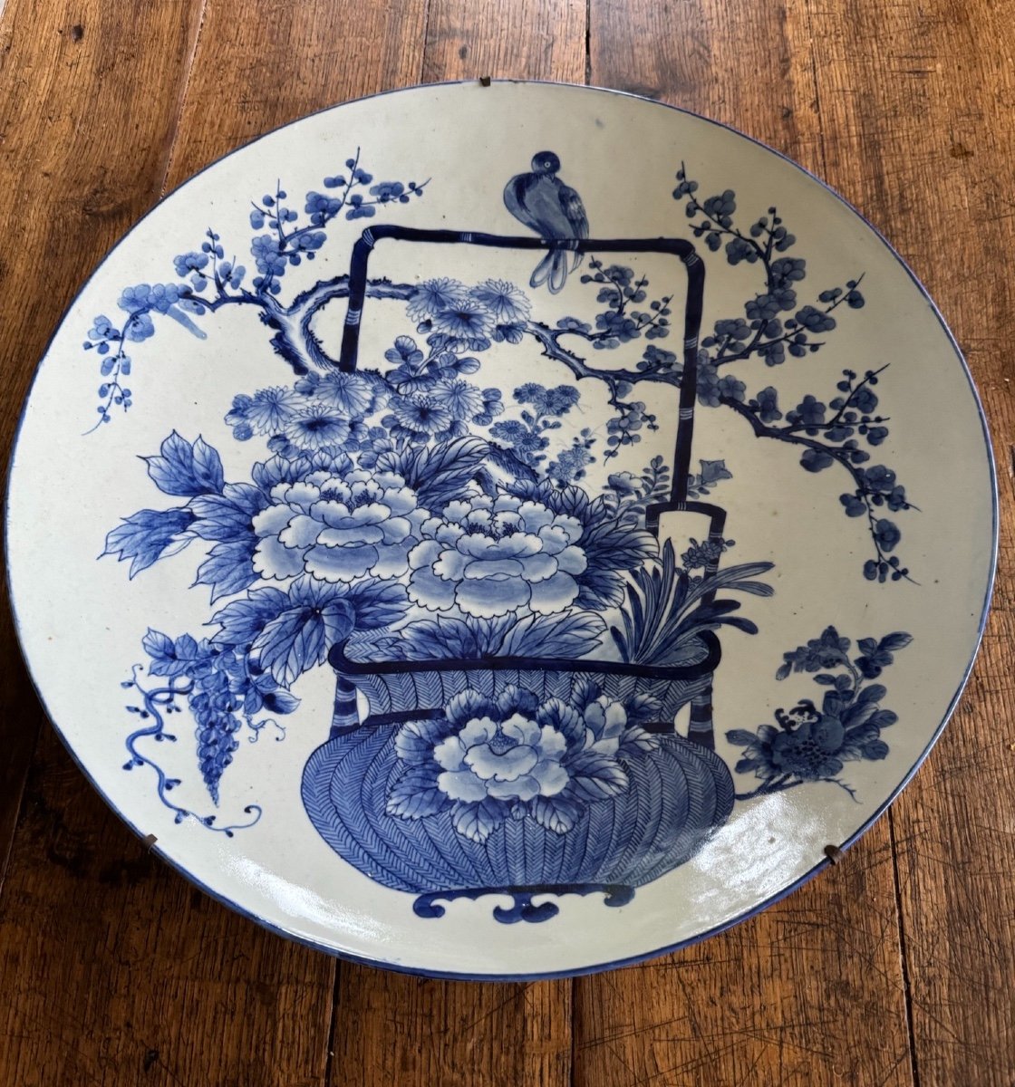 Tres Grand Plat En Porcelaine Japon XIX Eme Blanc Bleu Imari 57 Cm Arita