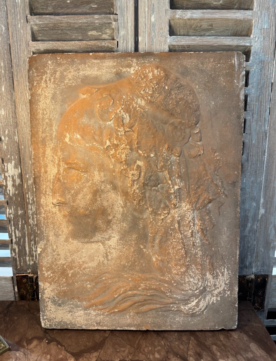 Ancien Bas Relief En Terre Cuite , Profil Dame Au Bonnet , Fin XIX Début XX Eme Siècle Patine