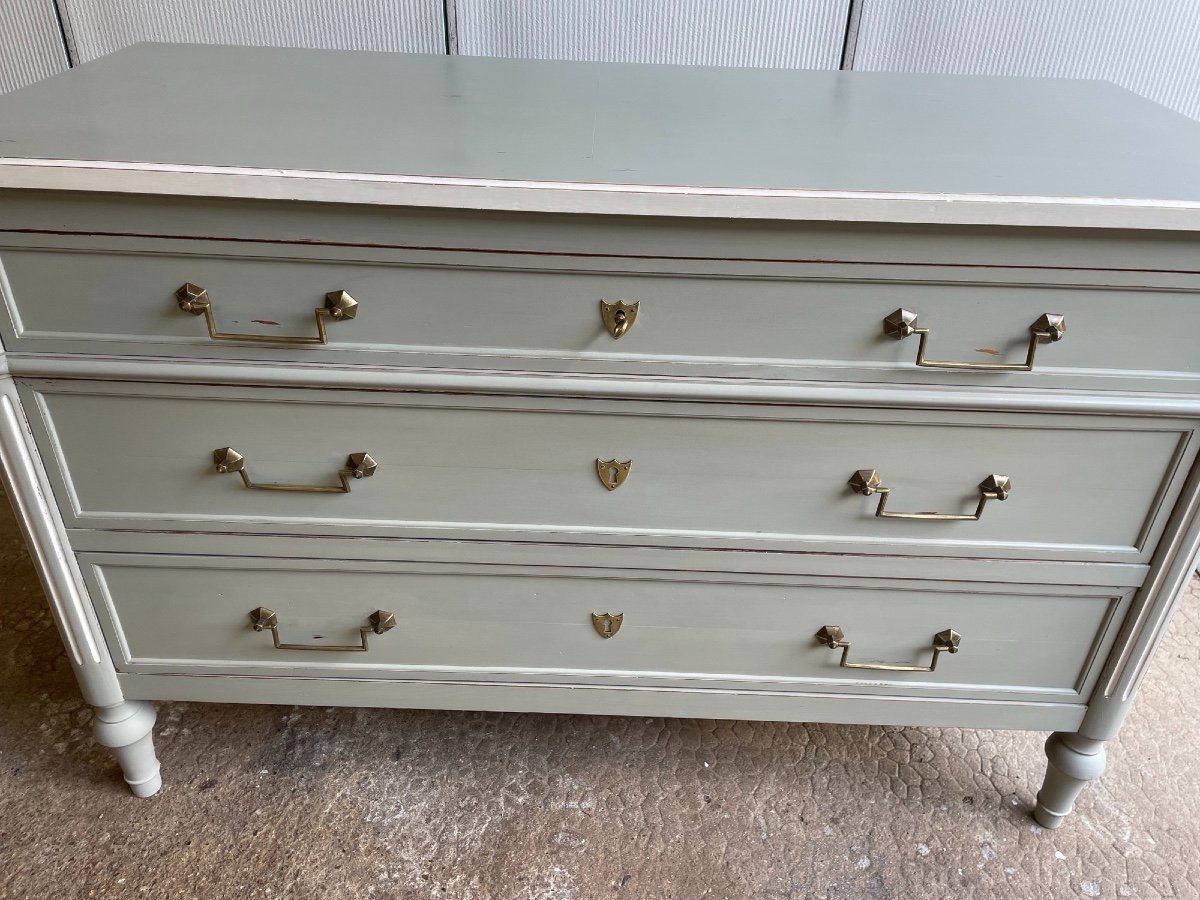 Old Louis XVI Style Chest Of Drawers With Grey Patina And White Retouching-photo-2