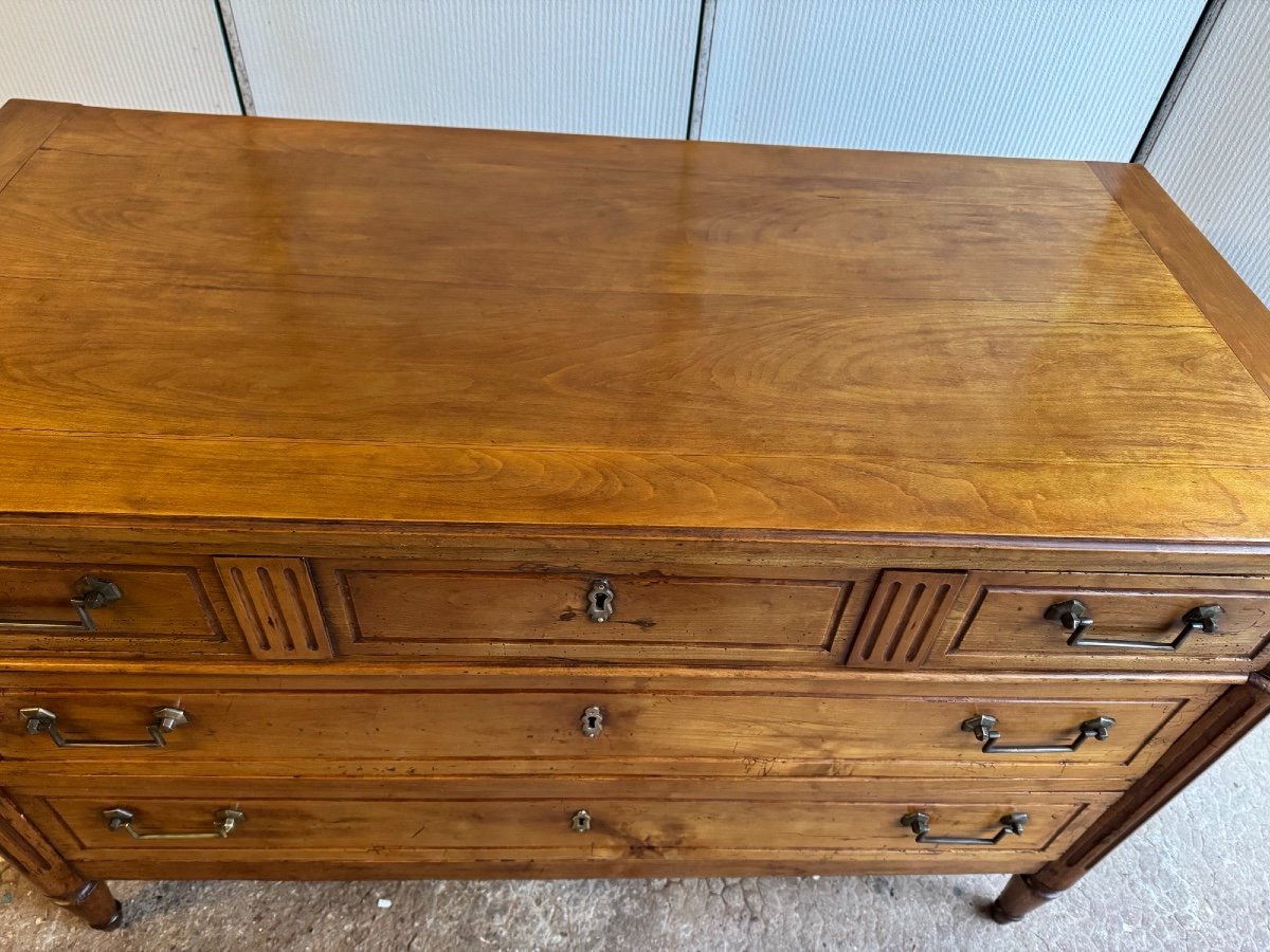 Antique 18th Century Louis XVI Period Chest Of Drawers In Blond Walnut-photo-4