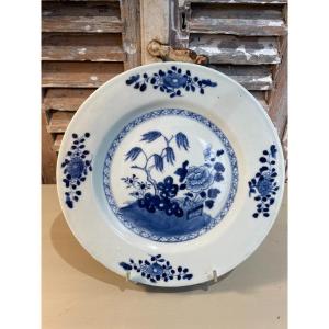 Ancienne Assiette En Porcelaine De Chine Compagnie Des Indes Epoque XVIII ème Blanc Bleu 2