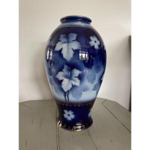 Grand Vase Bleu En Porcelaine Décor Floral Epoque Début XX ème