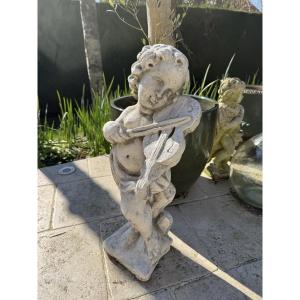 Ancienne Statue De Jardin En Pierre Reconstituée : l'Ange Musicien Putto Au Violon Milieu XX 