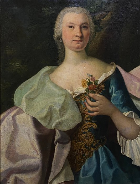 école Autrichienne (xviii) - Portrait De Dame De Cour Avec Cape Et Bouquet à Fleurs-photo-2