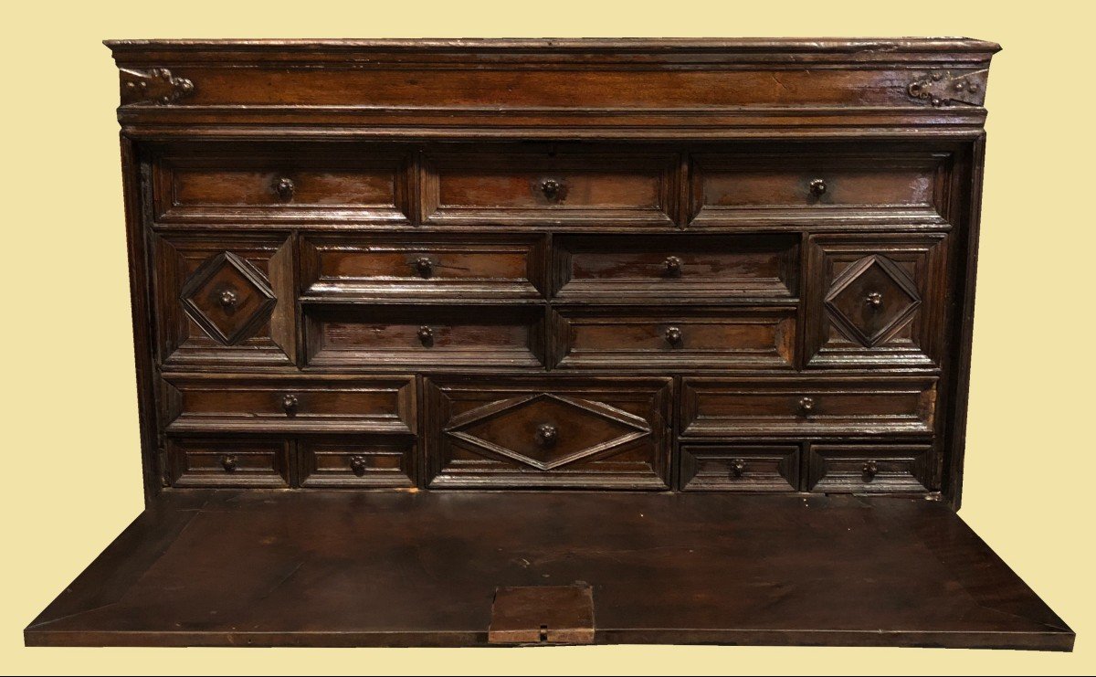 Magnifique Cabinet à Coffre Espagnol En Noyer - XVII-xviiième