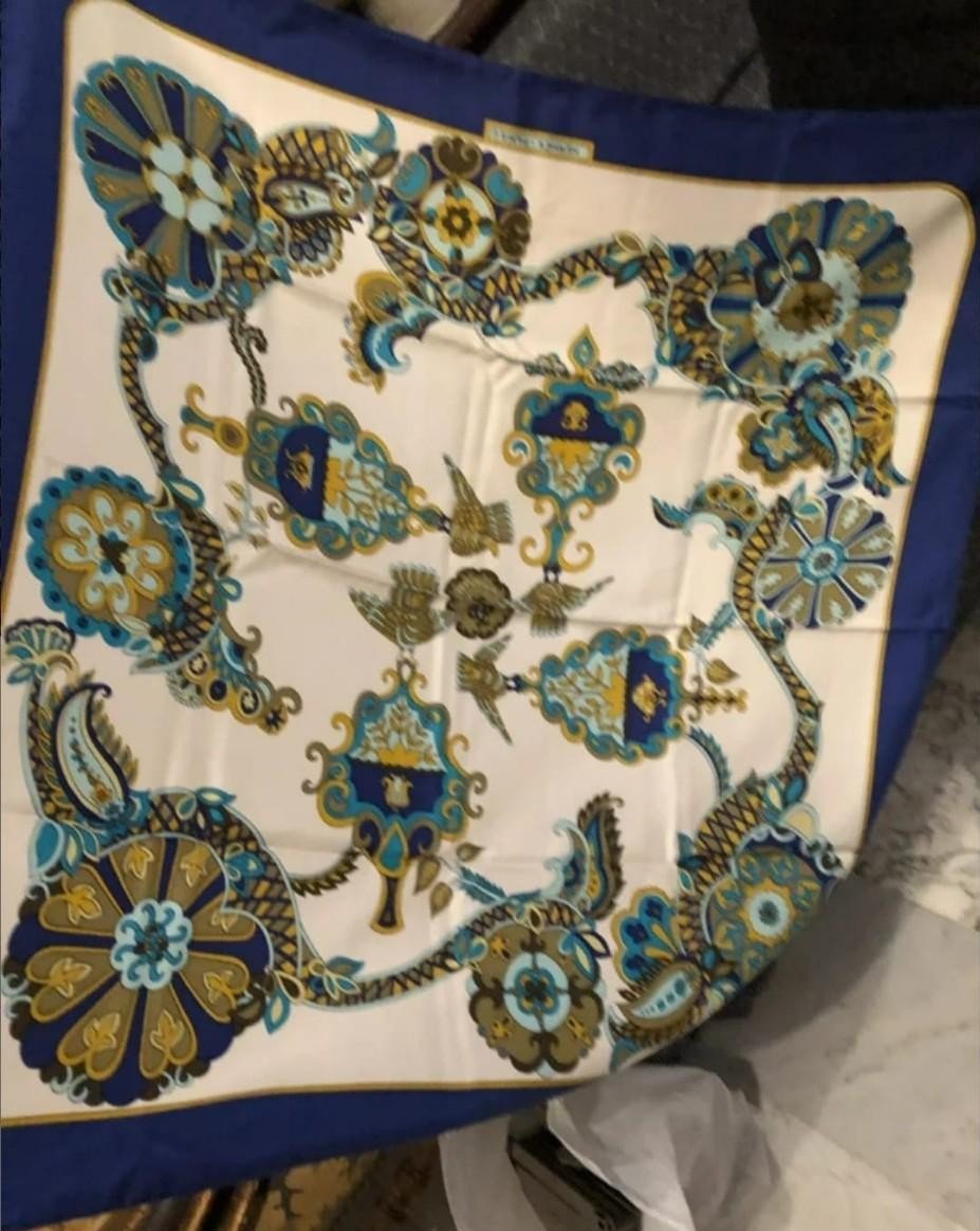 Original Hermes Silk Scarf With Box – Paris, 21st Century-photo-3