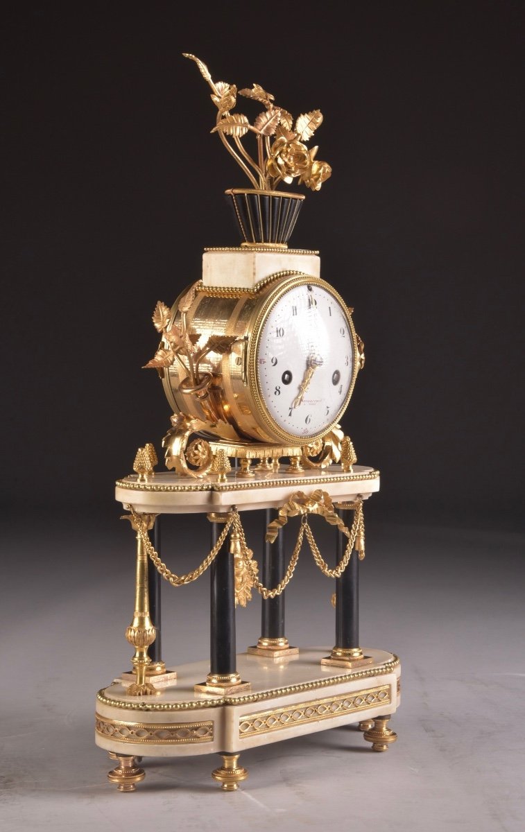 Beautiful Louis XVI Clock-photo-4