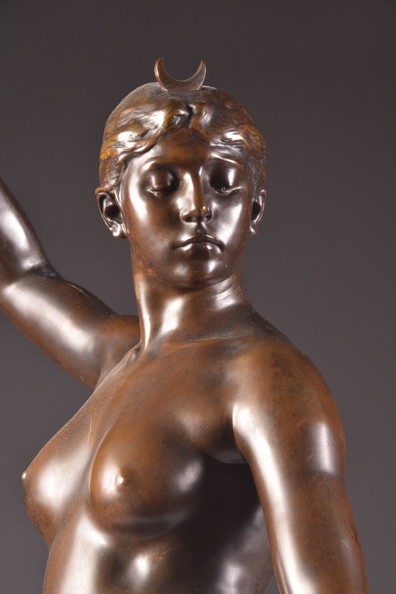 Une Grande Statue Bien Moulée d'Une Déesse Nue Diane - 78 Cm-photo-4