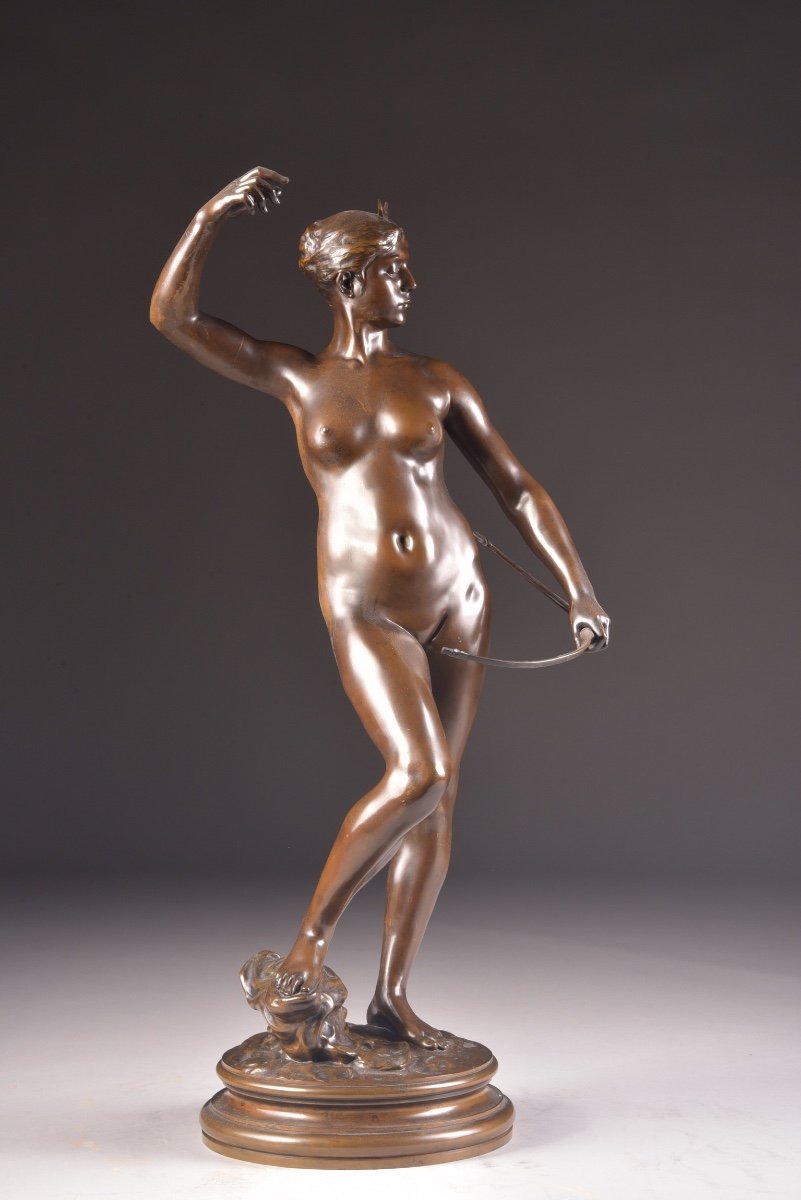 Une Grande Statue Bien Moulée d'Une Déesse Nue Diane - 78 Cm-photo-4