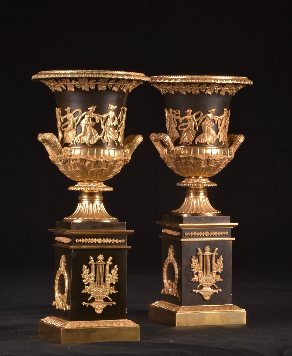 Une paire de vases/urnes Médicis Empire attribuées à Pierre-Philippe Thomire (Fr. 1731-1843)-photo-3