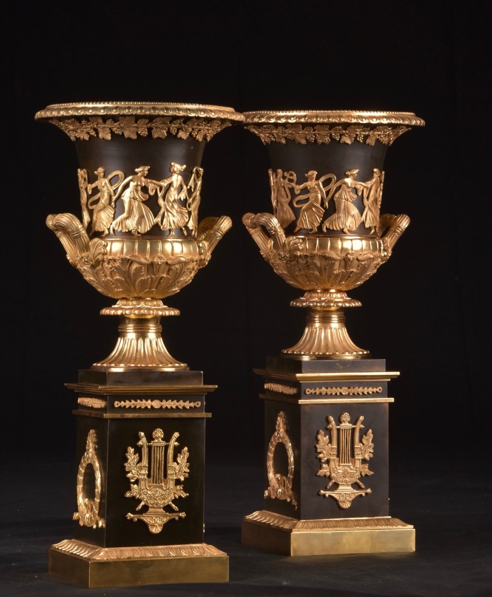 Une paire de vases/urnes Médicis Empire attribuées à Pierre-Philippe Thomire (Fr. 1731-1843)-photo-4