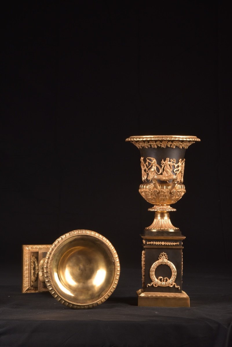 Une paire de vases/urnes Médicis Empire attribuées à Pierre-Philippe Thomire (Fr. 1731-1843)-photo-5