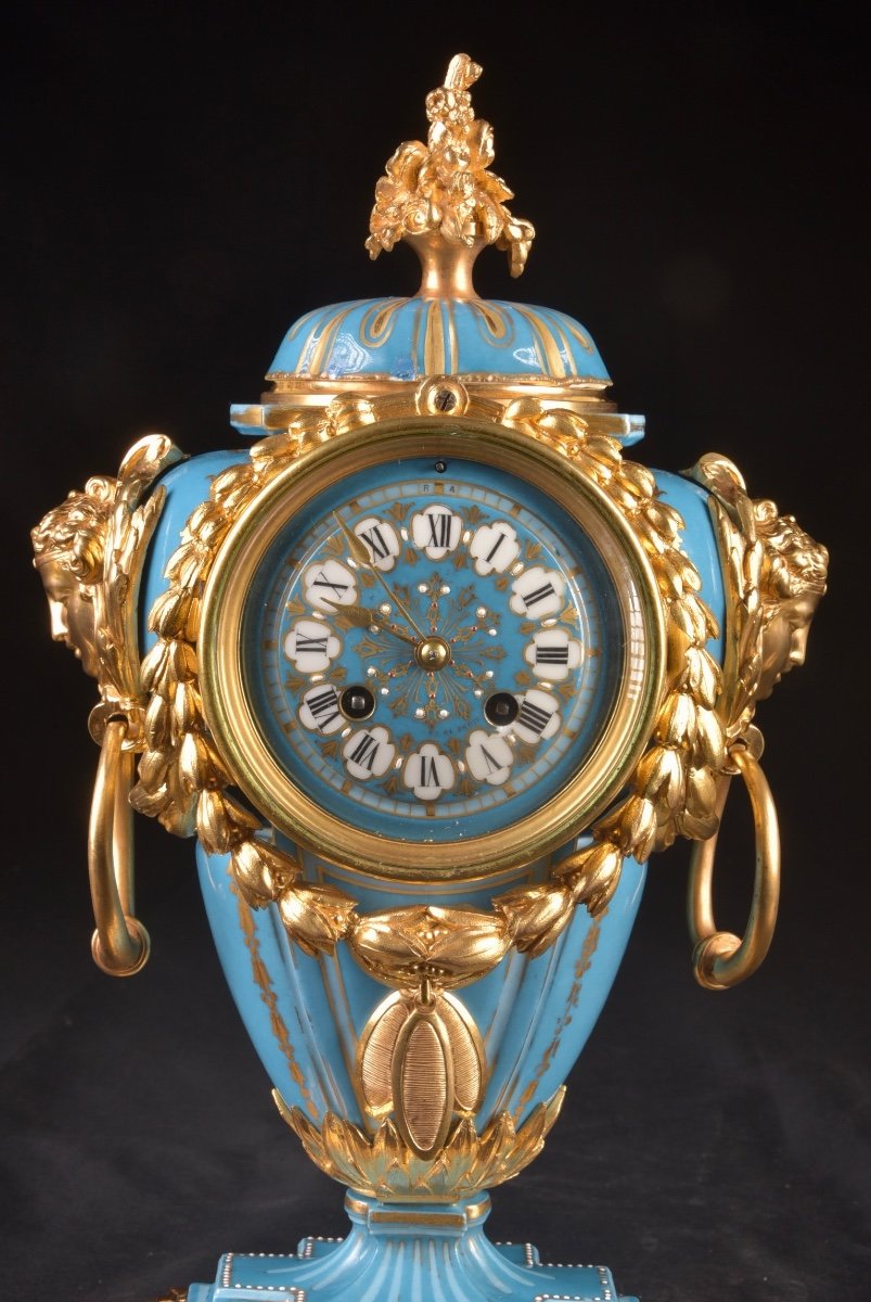 Set Of French Clocks In Gilt Bronze And Sèvres Porcelain From The 19th Century, -photo-6