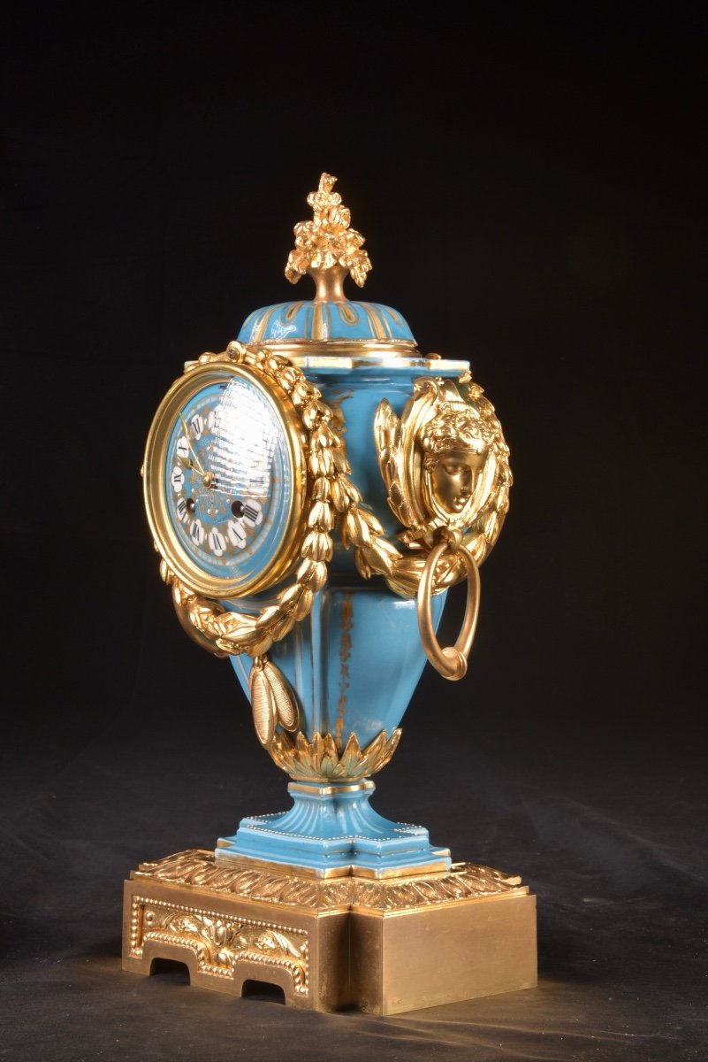 Set Of French Clocks In Gilt Bronze And Sèvres Porcelain From The 19th Century, -photo-7