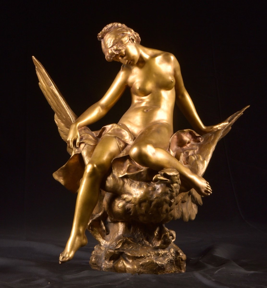 Grande sculpture en bronze dore Par Jules Pierre Roulleau (Français, 1855-1895)