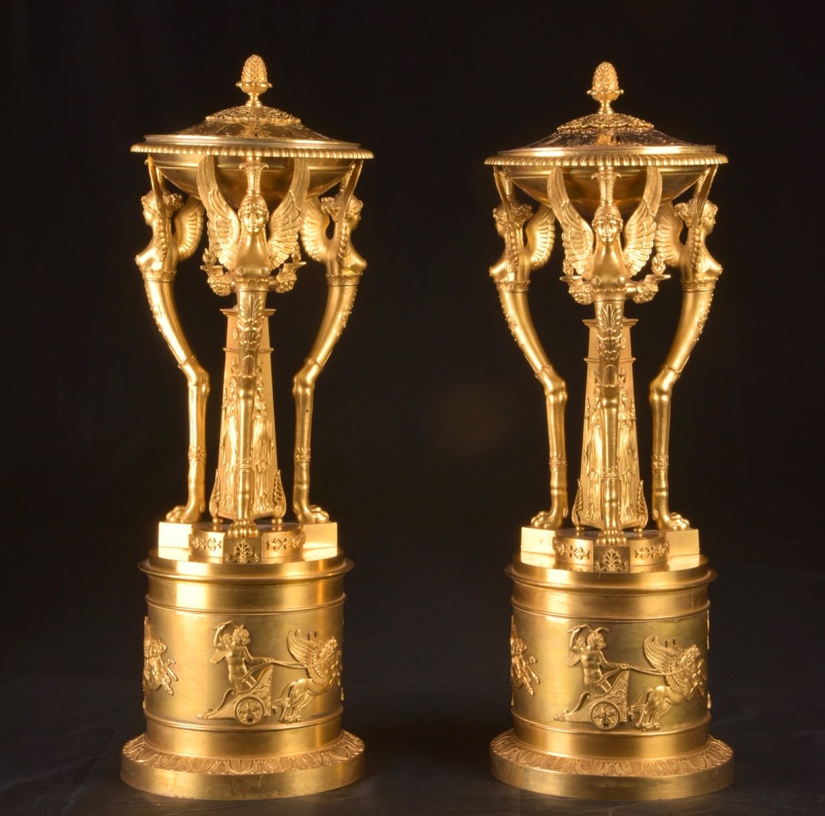 Paire de brûle-parfums en bronze doré, Empire, vers 1810