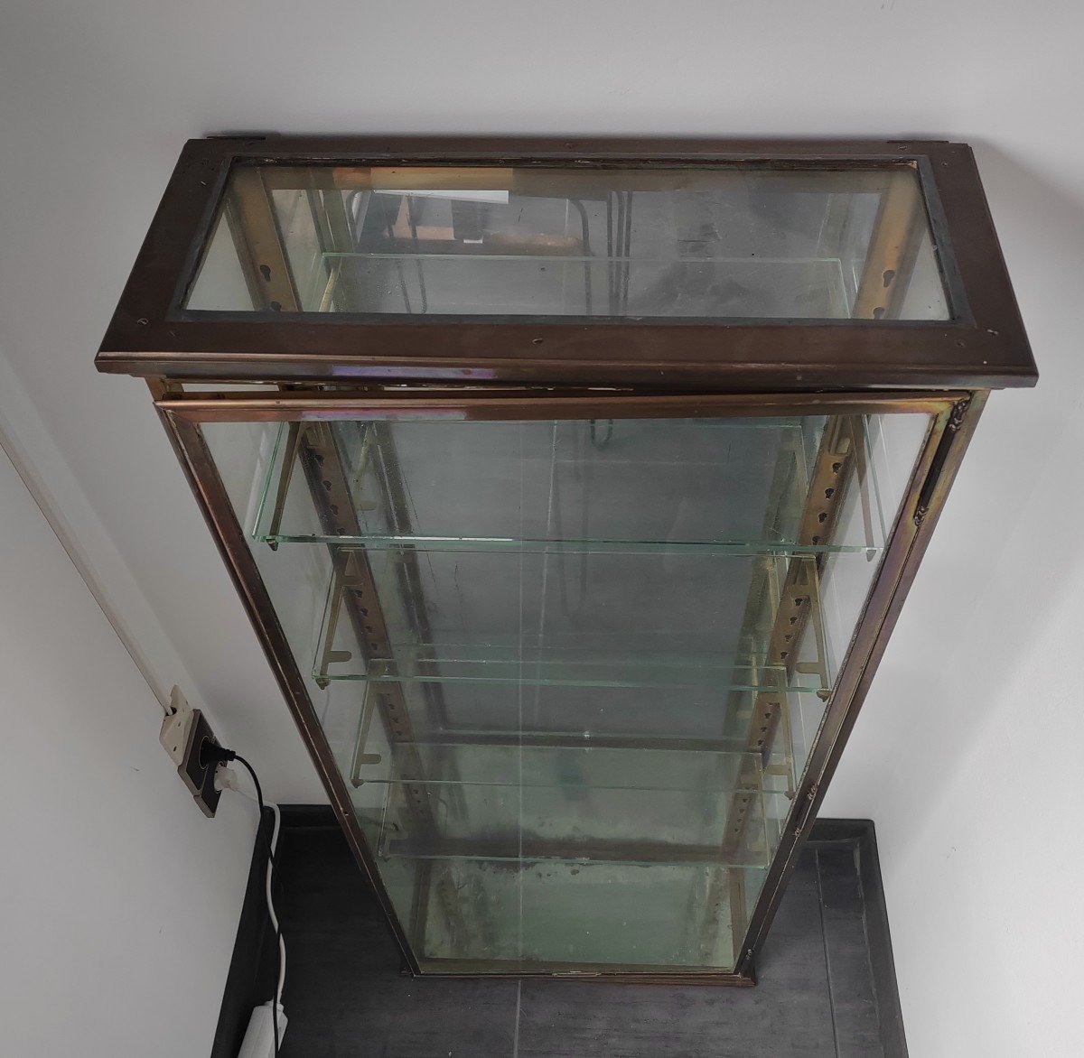 Ancienne Vitrine 125 cm de haut En Laiton Verre Et Miroir 1900-photo-4