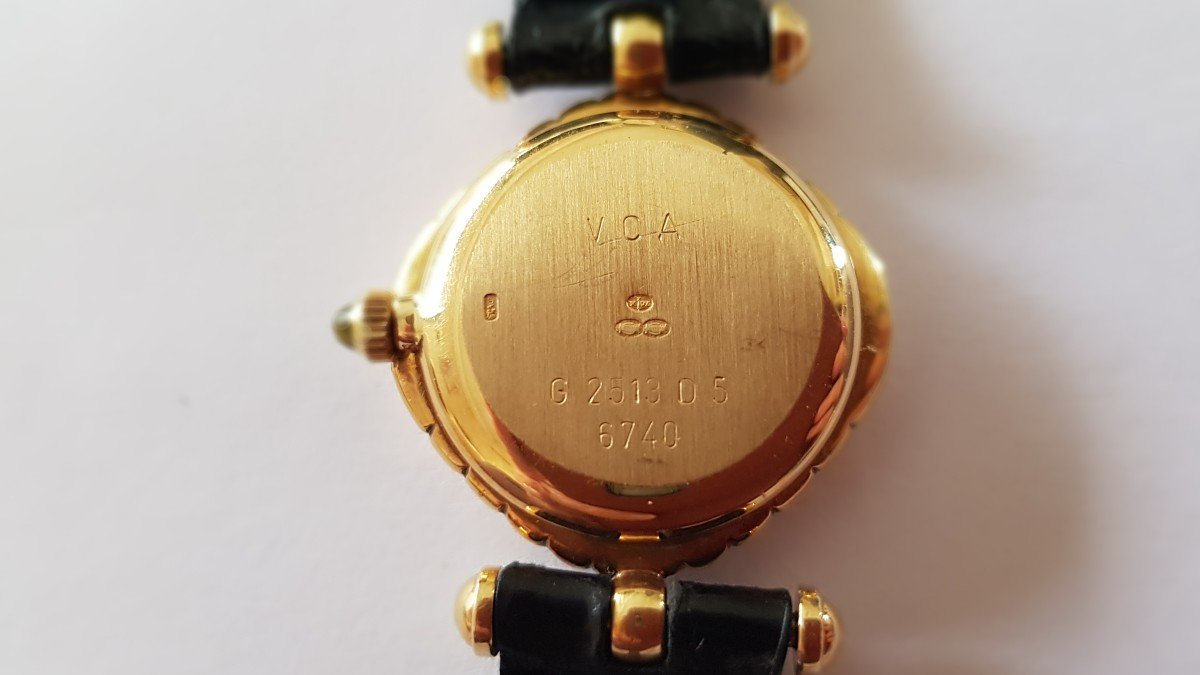 Van Cleef And Arpels Gold Lady's Watch-photo-3