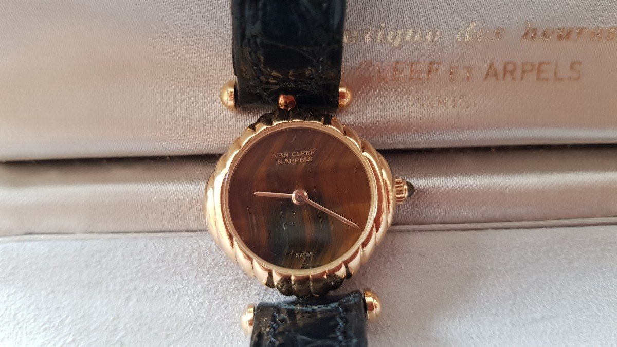 Van Cleef And Arpels Gold Lady's Watch-photo-2