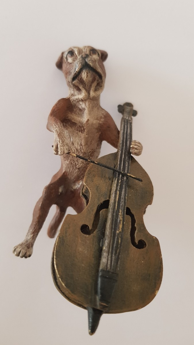 Vienna Bronze: Musician Dog