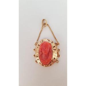 Gold-coral Pendant