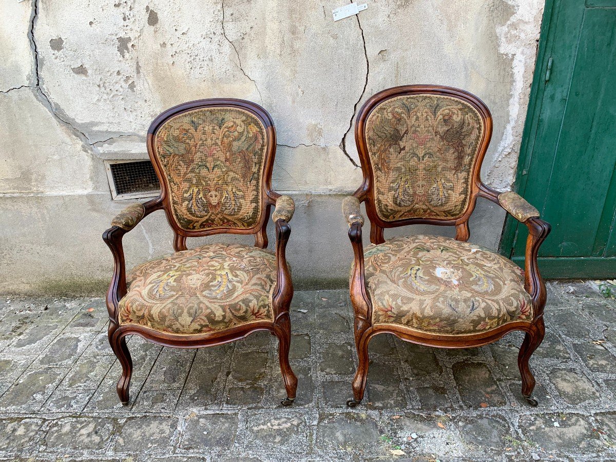 Pair Of Louis XV / Louis XVI Cabriolet Armchairs à La Reine - Late 18th Century