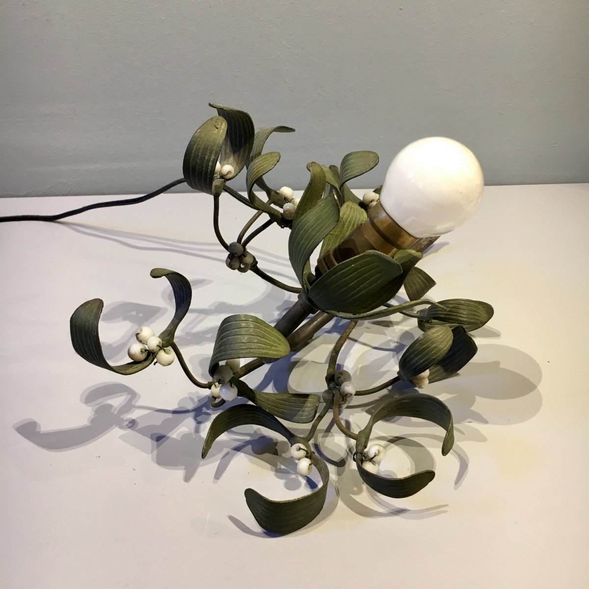 Mistletoe Branch Lamp In Bronze-photo-3
