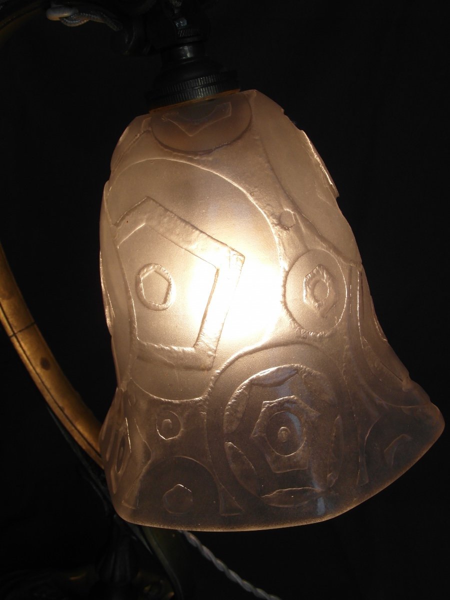 Beautiful Art-deco Lamp, Acid-engraved Daum Tulip, Bronze Base, Era Galle 1920-photo-4