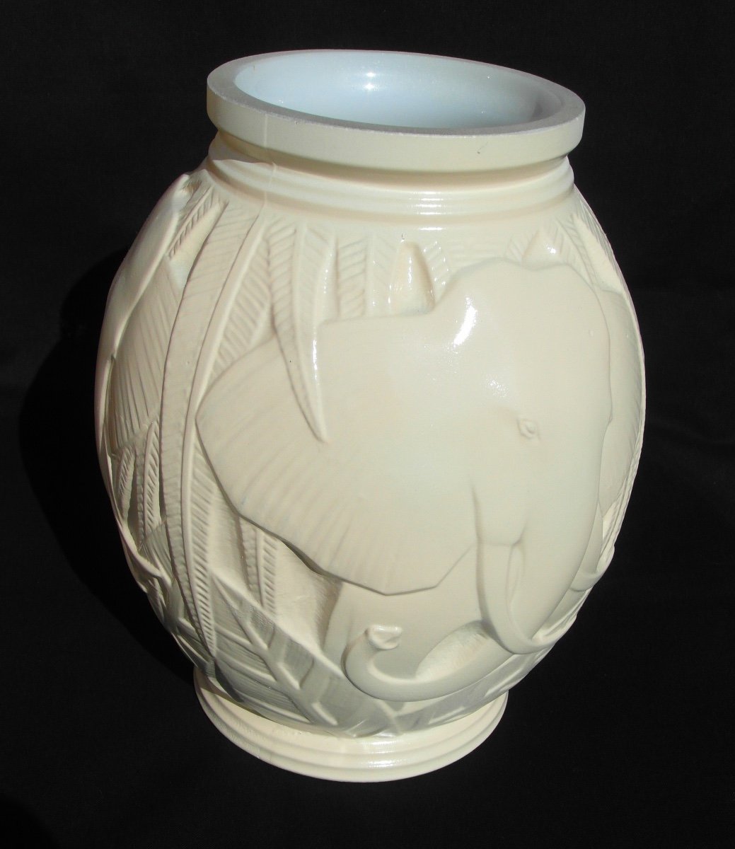 Beautiful Art Deco Vase With Elephants By P. d'Avesn, Daum Galle Era 1920-photo-1