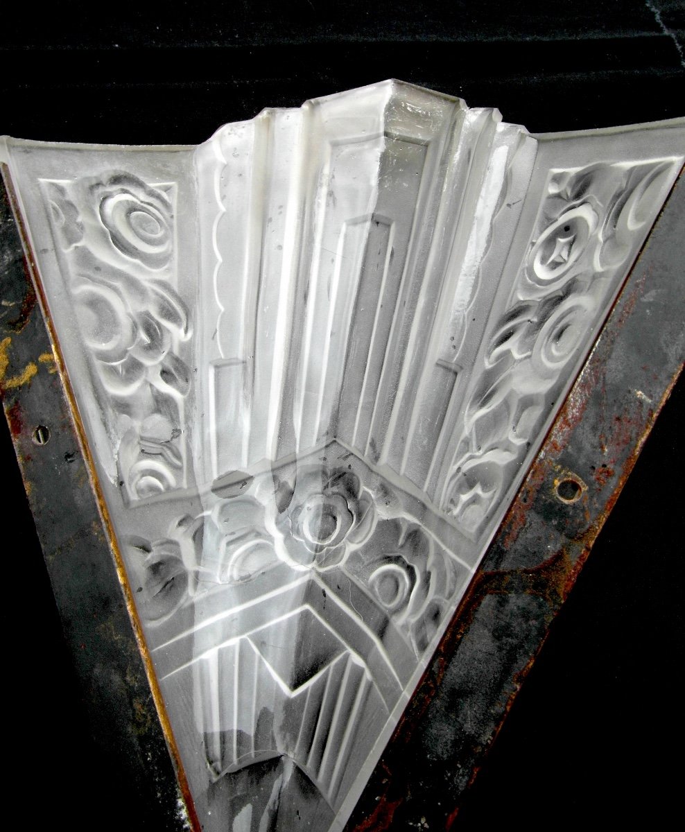 Beautiful Large Pair Of Art Deco Wall Lights In Pressed-cut Glass By Sebv, Era Muller Daum Lalique-photo-5