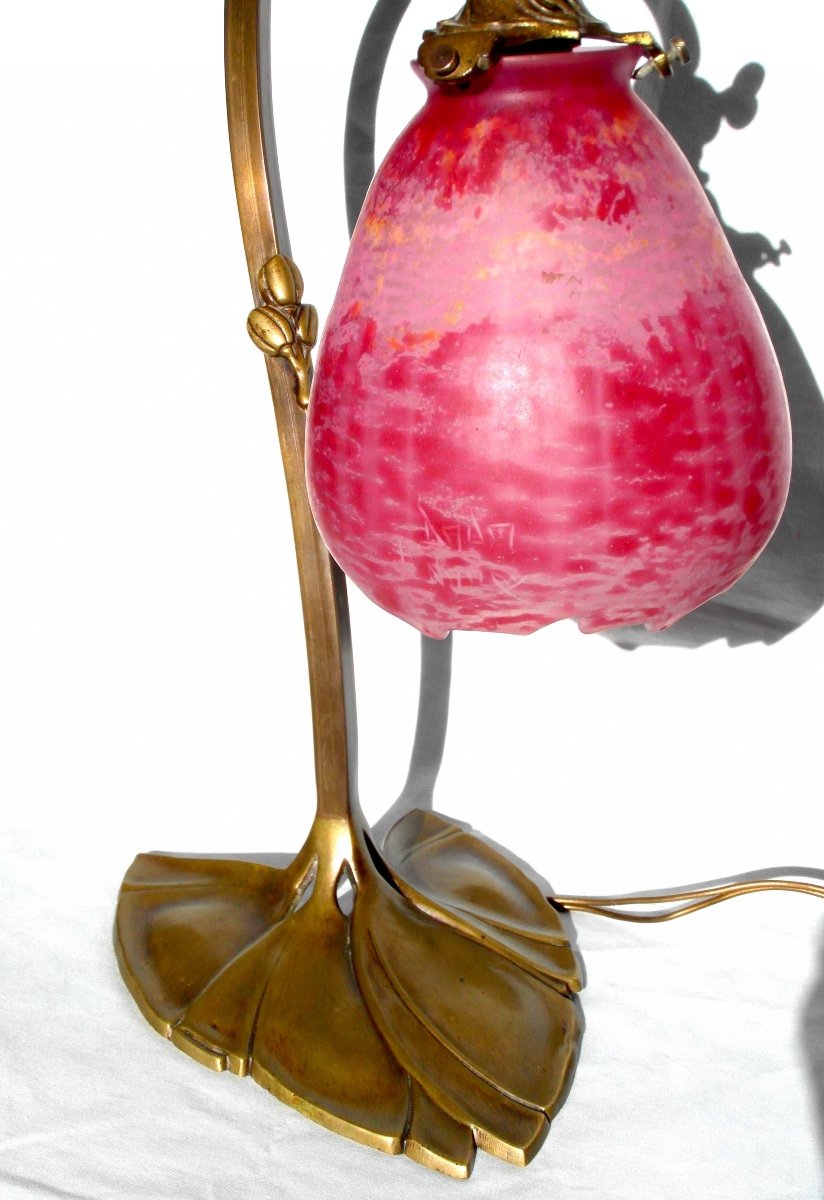 Beautiful 1900 Lamp With Large Daum Tulip Scalloped On The Piece And Period Bronze Water Lily Base-photo-3