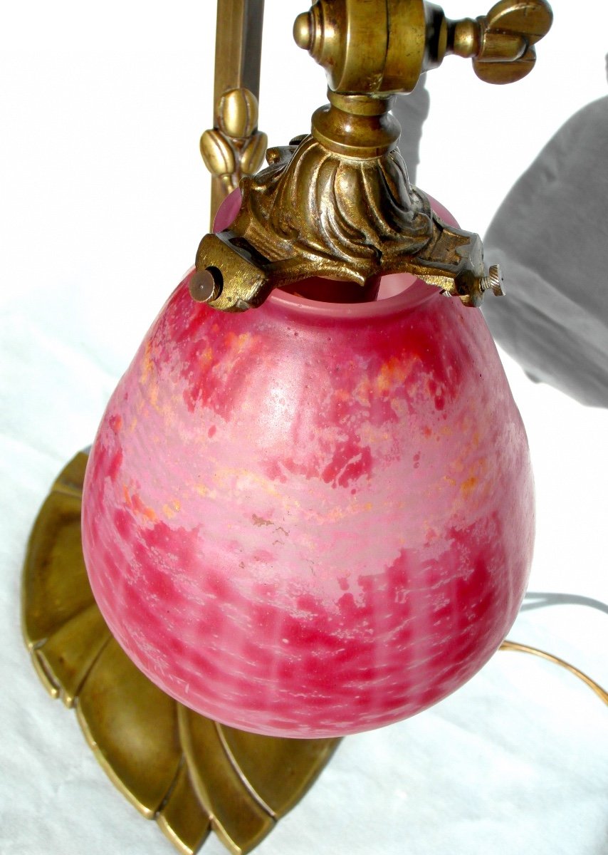 Beautiful 1900 Lamp With Large Daum Tulip Scalloped On The Piece And Period Bronze Water Lily Base-photo-2